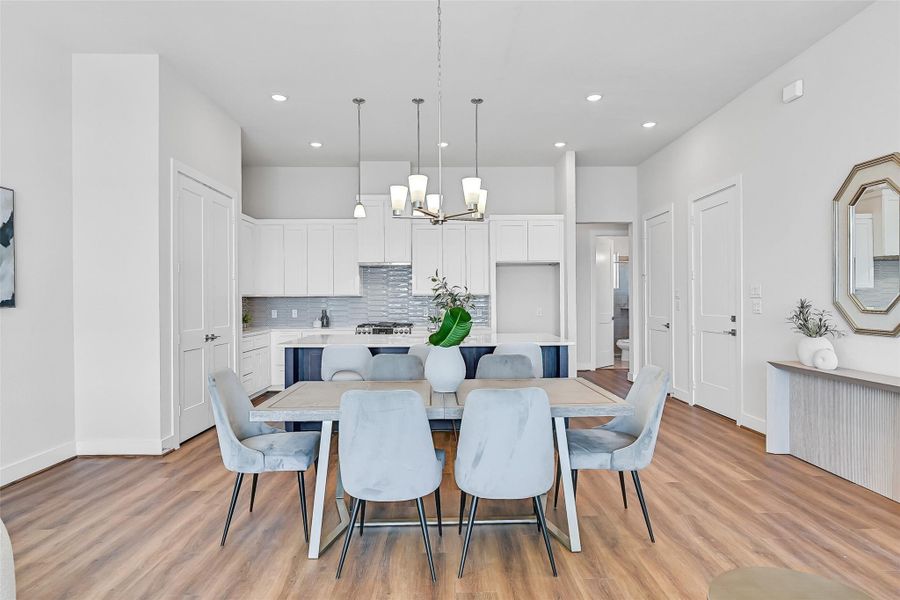 Furnished interior view inside a new home in Lago Pointe, Seabrook (Image 9). Furnished interior view inside a new home in Lago Pointe, Seabrook (Image 9).
