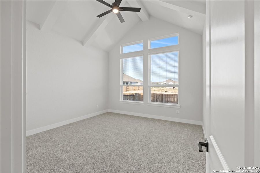 Spacious, unfurnished interior of a new home in Village at Three Oaks, Seguin (Image 13).