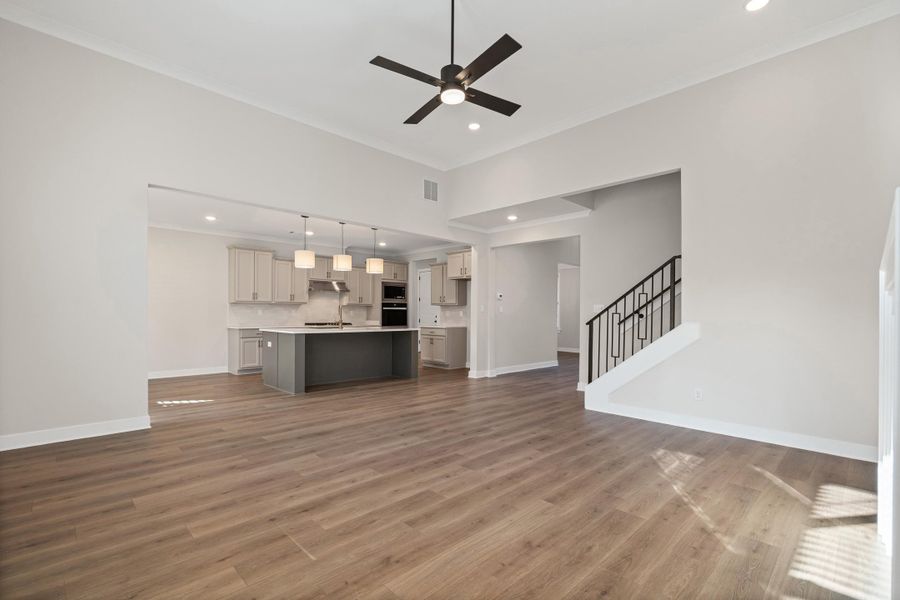 Spacious, unfurnished interior of a new home in White Oak, Arlington (Image 20).