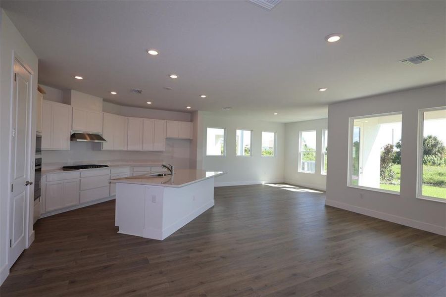 Spacious, unfurnished interior of a new home in Vistera of Venice – Garden Series, Nokomis (Image 20).