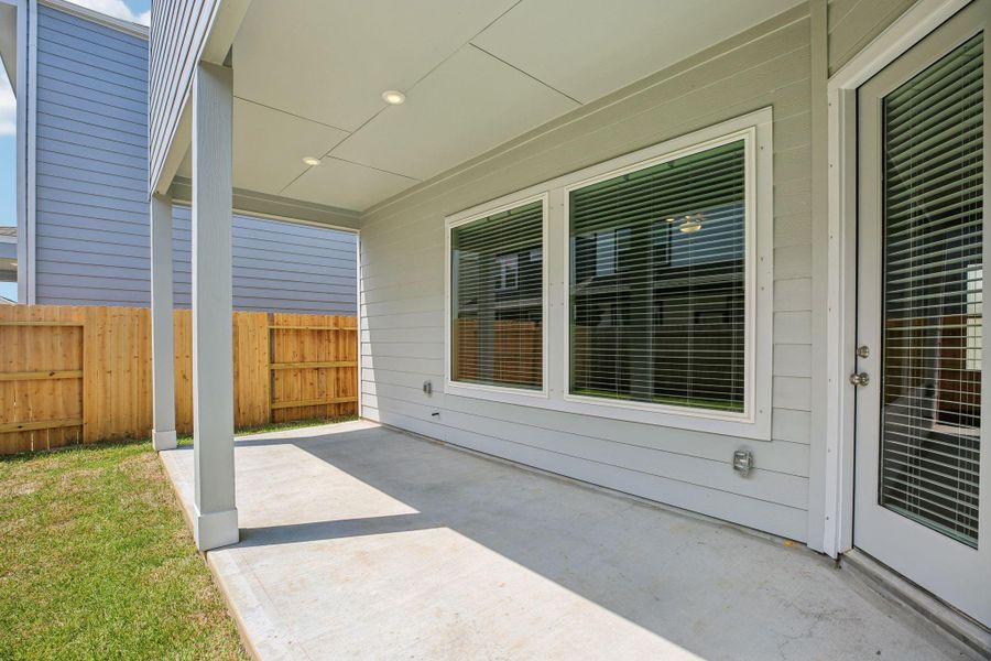 Front exterior of a new home in Kemah Crossing - Luxe Series, Kemah, TX, highlighting curb appeal (Image 1). Front exterior of a new home in Kemah Crossing - Luxe Series, Kemah, TX, highlighting curb appeal (Image 1).