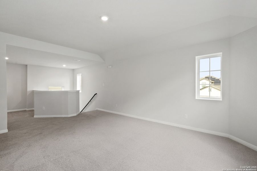 Spacious, unfurnished interior of a new home in Timber Creek, San Antonio (Image 11). Spacious, unfurnished interior of a new home in Timber Creek, San Antonio (Image 11).