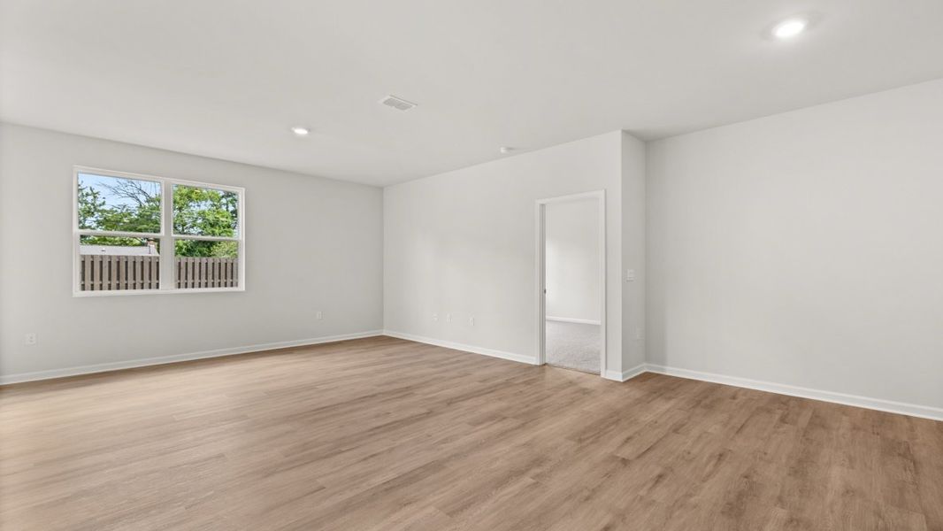 Spacious, unfurnished interior of a new home in Northberry, Rome (Image 13).