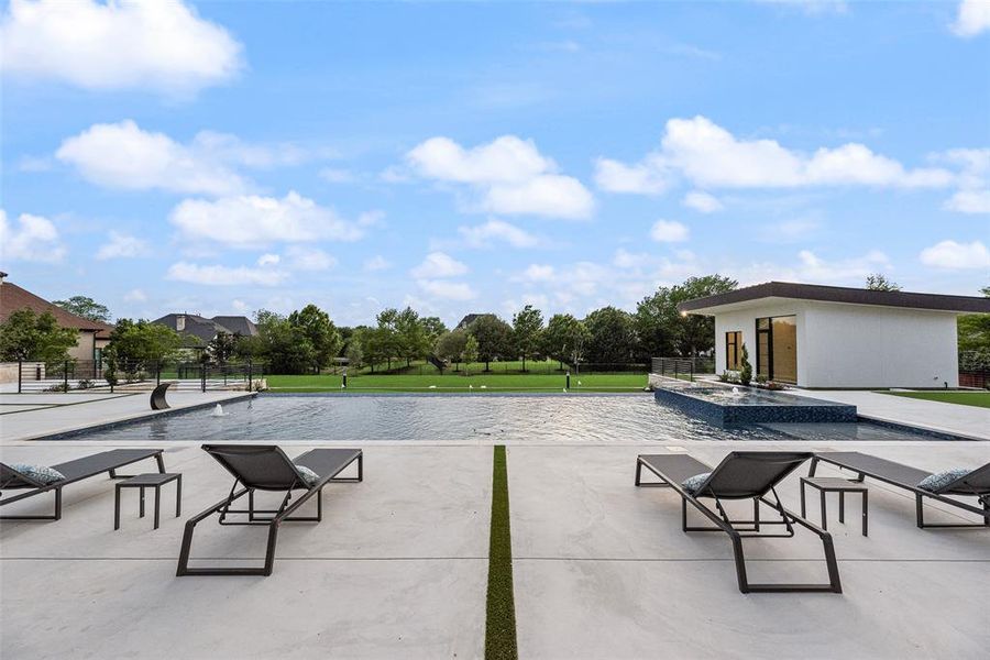 Community amenities in , Southlake (Image 36).