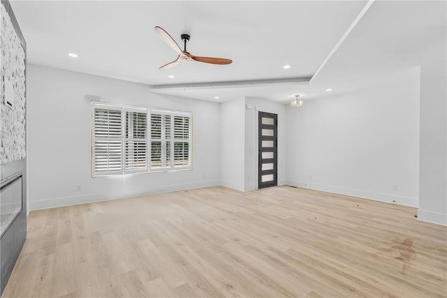 Spacious, unfurnished interior of a new home in , Stockbridge (Image 10).