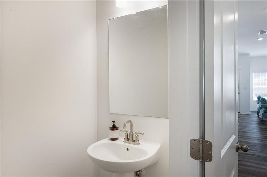 Close-up of interior finishes inside a home in Laurelwood, Douglasville (Image 21).