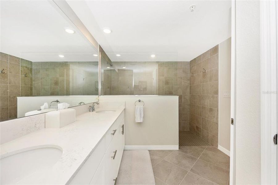 Furnished interior view inside a new home in Wellen Park Golf & Country Club, Venice (Image 41).