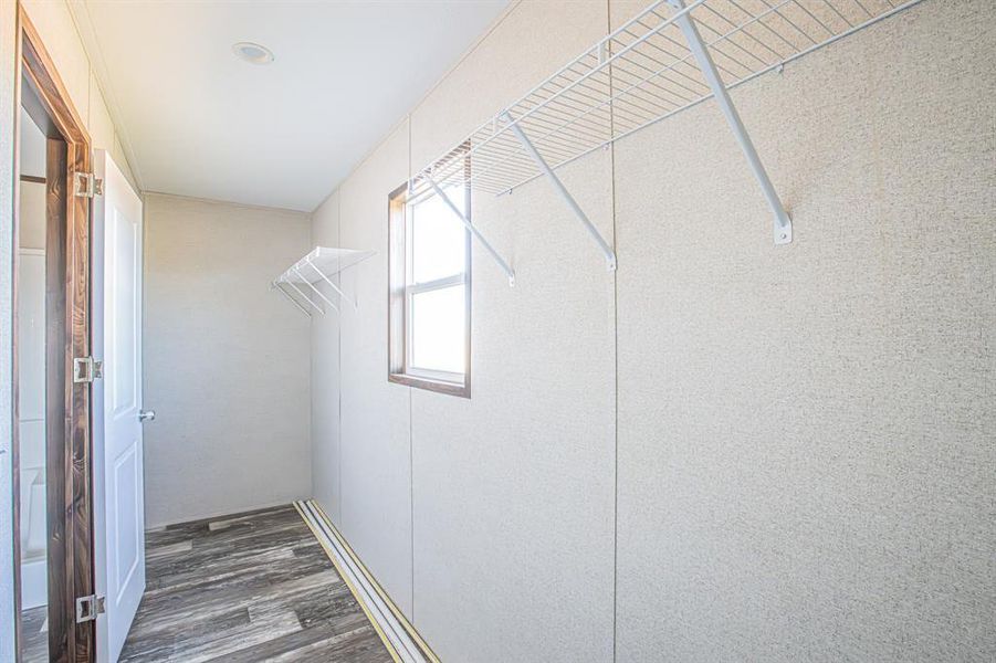 Spacious, unfurnished interior of a new home in , Bellevue (Image 19).