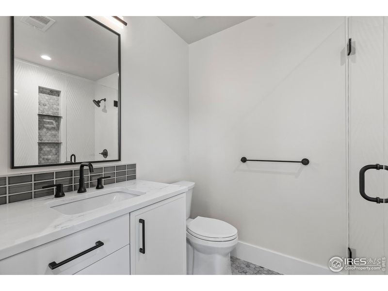 Furnished interior view inside a new home in , Berthoud (Image 41).