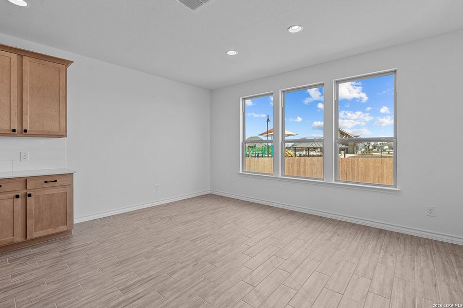 Spacious, unfurnished interior of a new home in Horizon Ridge, San Antonio (Image 15).
