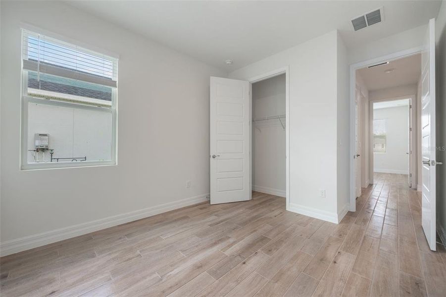 Spacious, unfurnished interior of a new home in Lakes of Mount Dora, Mount Dora (Image 14).