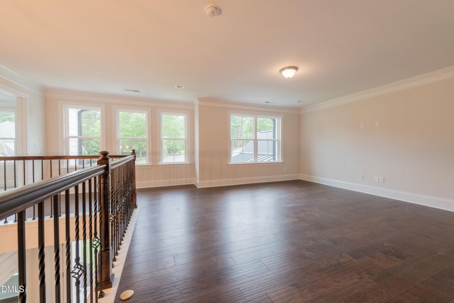 054_Upper Landing 054_Upper Landing