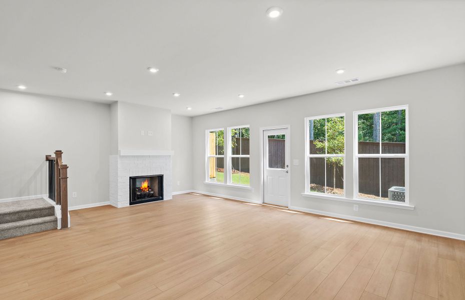 Spacious, unfurnished interior of a new home in Ansley Towns, Cumming (Image 15).
