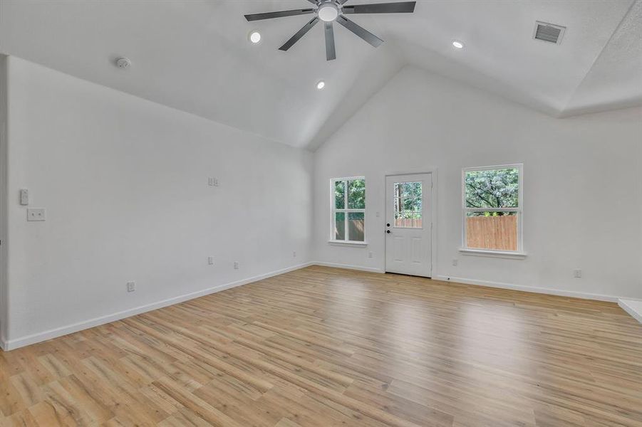 Spacious, unfurnished interior of a new home in , Granbury (Image 17). Spacious, unfurnished interior of a new home in , Granbury (Image 17).