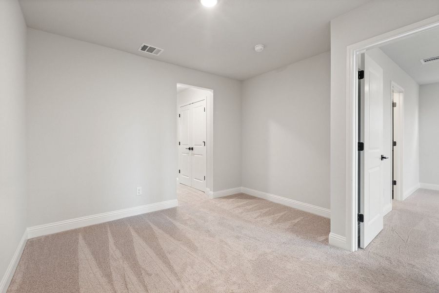 Spacious, unfurnished interior of a new home in Lake Park Villas, Wylie (Image 39).