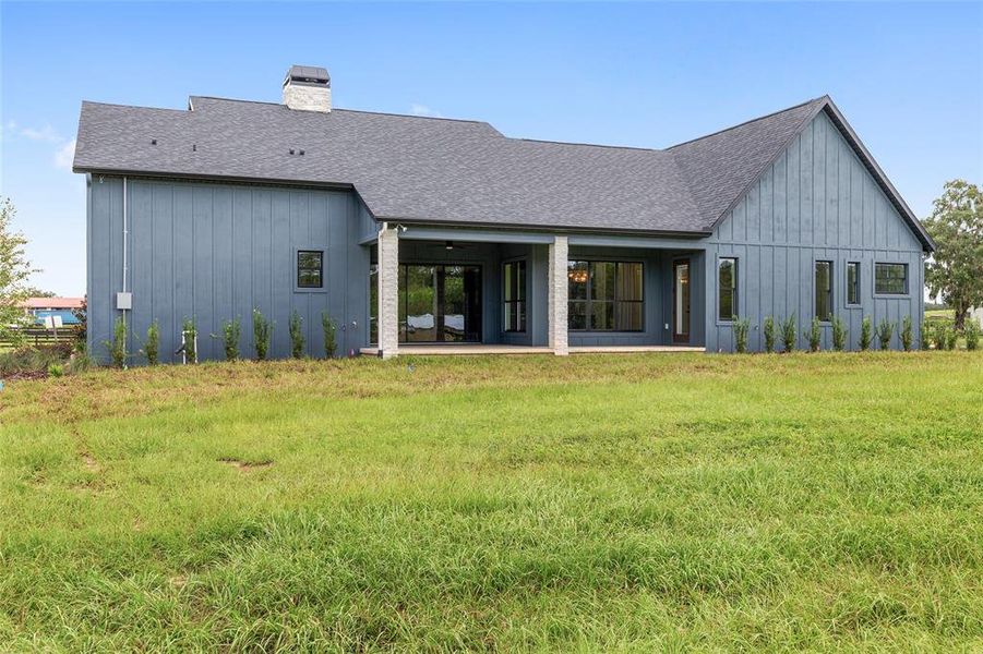 Front exterior of a new home in , Ocala, FL, highlighting curb appeal (Image 19).