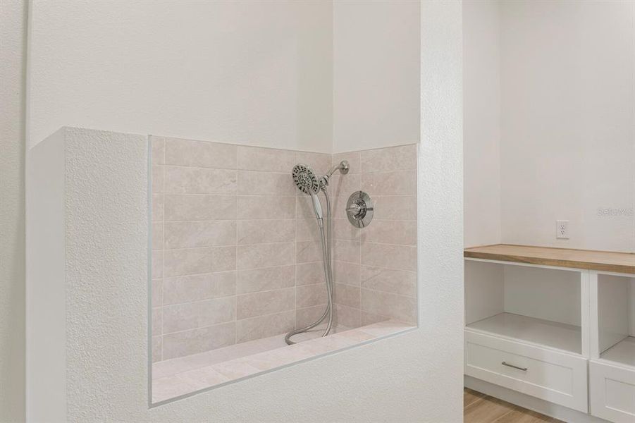 Close-up of interior finishes inside a home in , Lithia (Image 31).