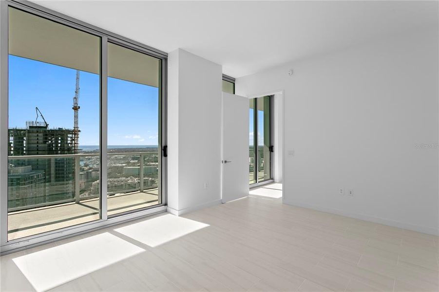 Spacious, unfurnished interior of a new home in , St. Petersburg (Image 59). Spacious, unfurnished interior of a new home in , St. Petersburg (Image 59).