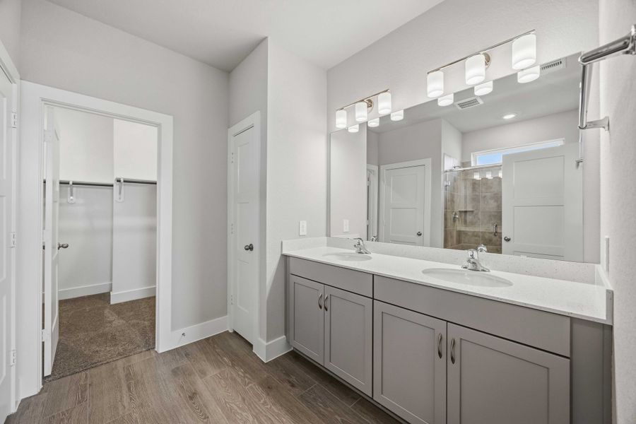 Furnished interior view inside a new home in Laurel Landing, Alvin (Image 10).