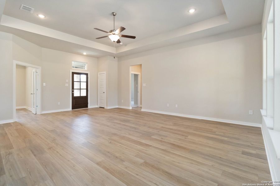 Spacious, unfurnished interior of a new home in Jordan's Ranch, San Antonio (Image 15). Spacious, unfurnished interior of a new home in Jordan's Ranch, San Antonio (Image 15).