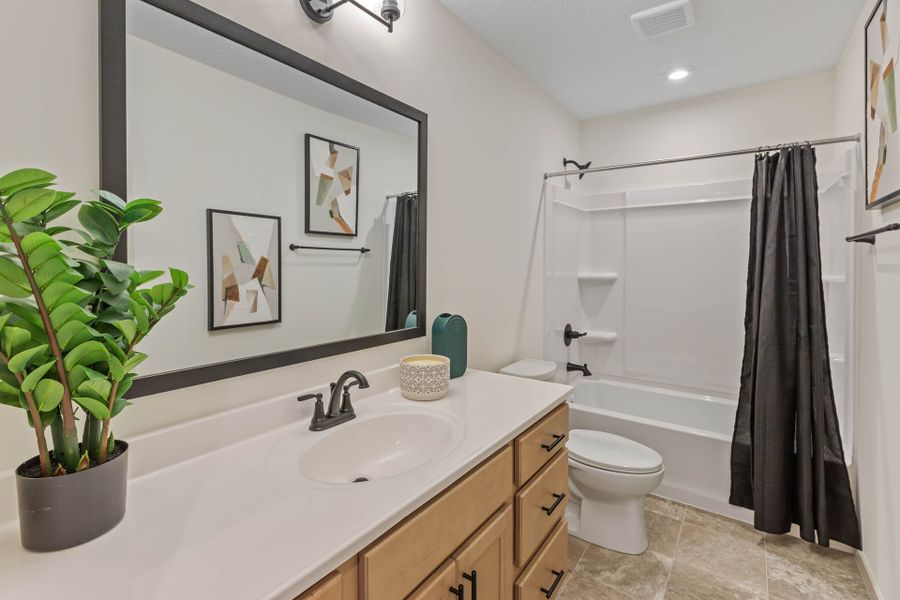 Representative furnished interior of a home built from the Fairfax by Fischer Homes in Bridle Run, Louisville (Image 34).