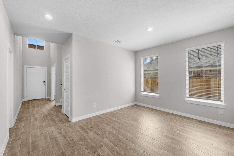 Spacious, unfurnished interior of a new home in Beacon Hill, Waller (Image 19).