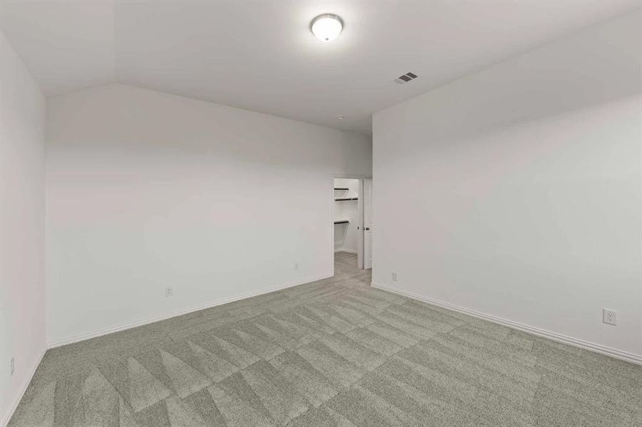 Spacious, unfurnished interior of a new home in Coyote Meadows 50s, Anna (Image 15).