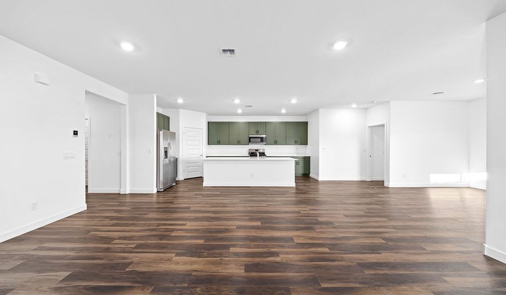 Spacious, unfurnished interior of a new home in Solterra, Green Valley (Image 30).