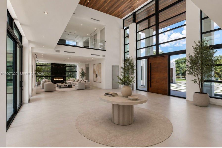 Community amenities in , Pinecrest (Image 27).