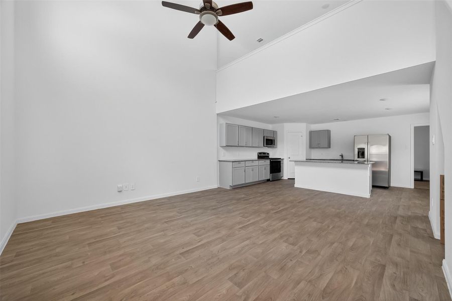 Spacious, unfurnished interior of a new home in Marie Village, Conroe (Image 24). Spacious, unfurnished interior of a new home in Marie Village, Conroe (Image 24).