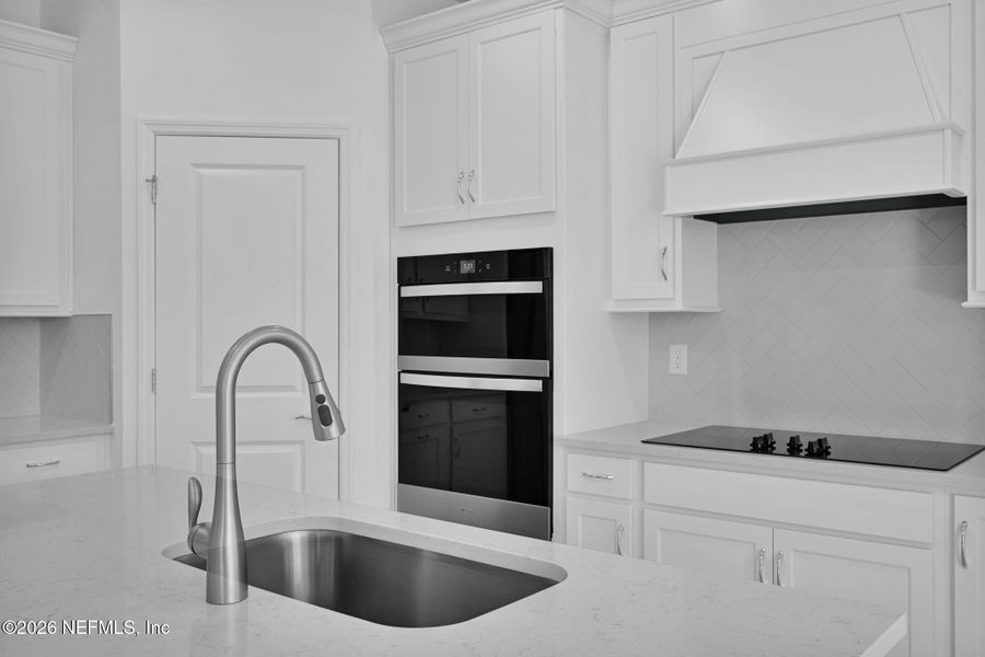 Close-up of interior finishes inside a home in Hyland Trail, Green Cove Springs (Image 12).