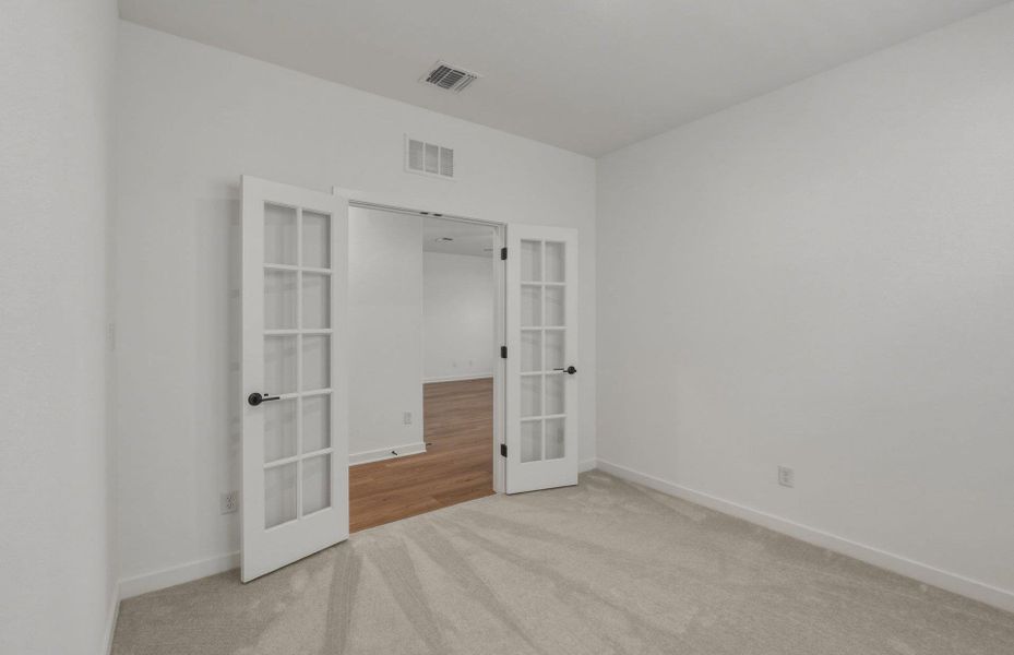 Spacious, unfurnished interior of a new home in Santa Rita Ranch, Liberty Hill (Image 20).