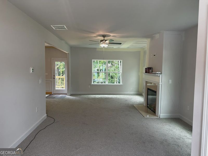 Spacious, unfurnished interior of a new home in Canterbury Villas, Carrollton (Image 8).