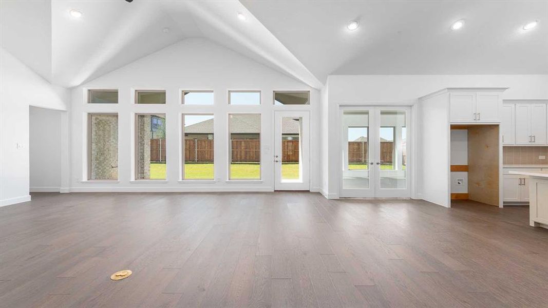 Spacious, unfurnished interior of a new home in Terraces 72', Rockwall (Image 15). Spacious, unfurnished interior of a new home in Terraces 72', Rockwall (Image 15).