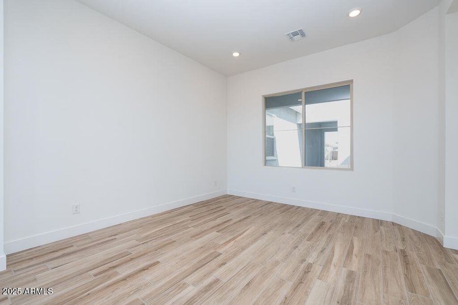 Tri Pointe Blossom Rock 490 - Flex Dinin