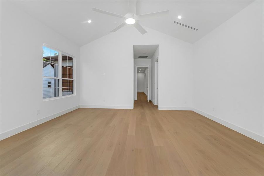 Spacious, unfurnished interior of a new home in , Dallas (Image 31).