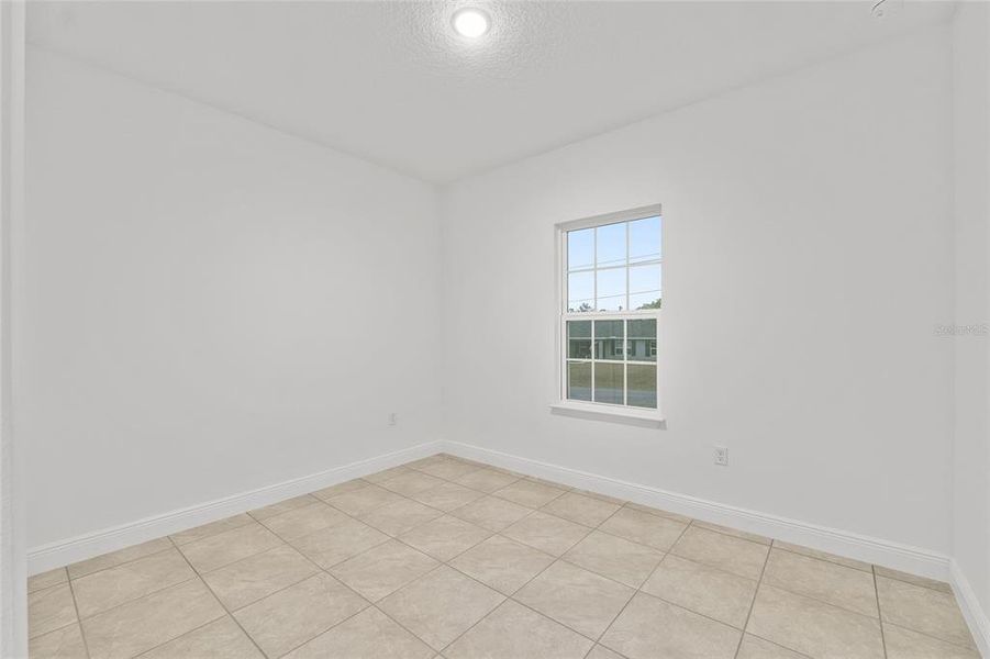 Spacious, unfurnished interior of a new home in , Citrus Springs (Image 32).