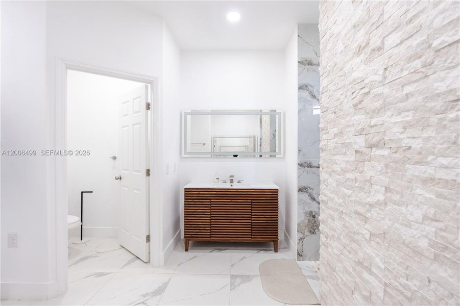 Furnished interior view inside a new home in , Clewiston (Image 7).