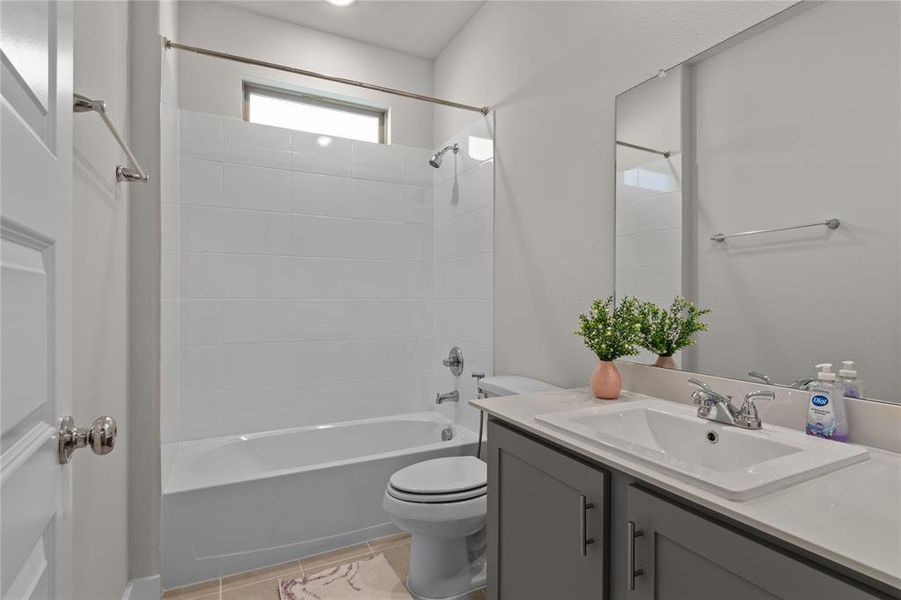 Furnished interior view inside a new home in LakePointe, Lavon (Image 15).