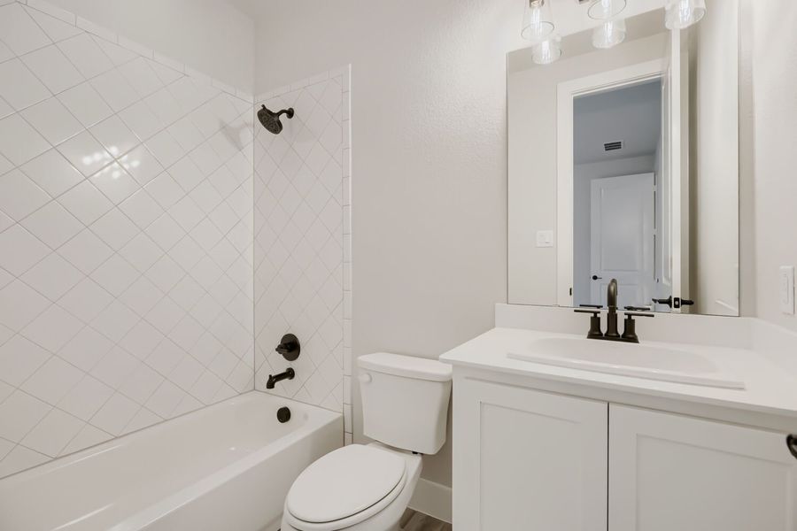 2105 Ten Mile Creek Court - Full Bathroom 2105 Ten Mile Creek Court - Full Bathroom