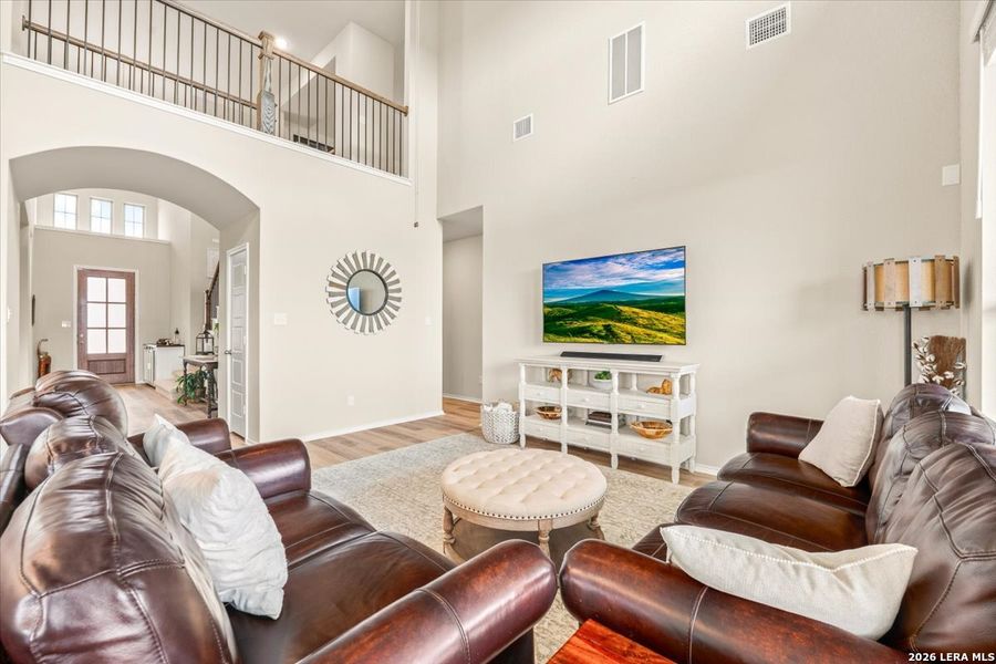 Furnished interior view inside a new home in Foxbrook, Cibolo (Image 8).