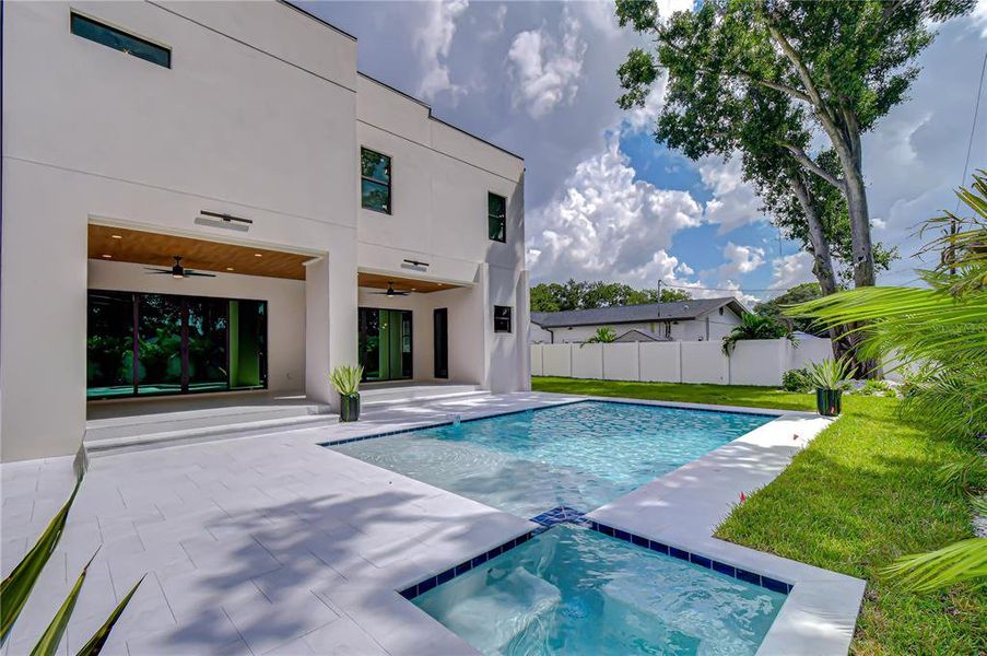 Exterior details and patio area of a home in , Tampa (Image 29).