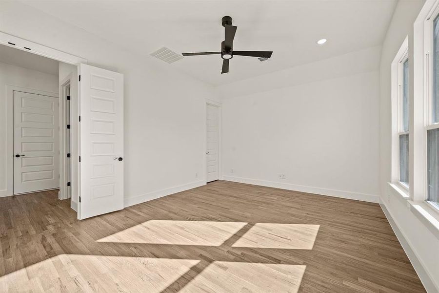 Spacious, unfurnished interior of a new home in Rolling Creek Ranch, Aledo (Image 37). Spacious, unfurnished interior of a new home in Rolling Creek Ranch, Aledo (Image 37).