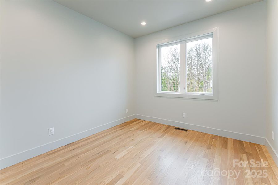 Photo of Similar Construction Photo of Similar Construction