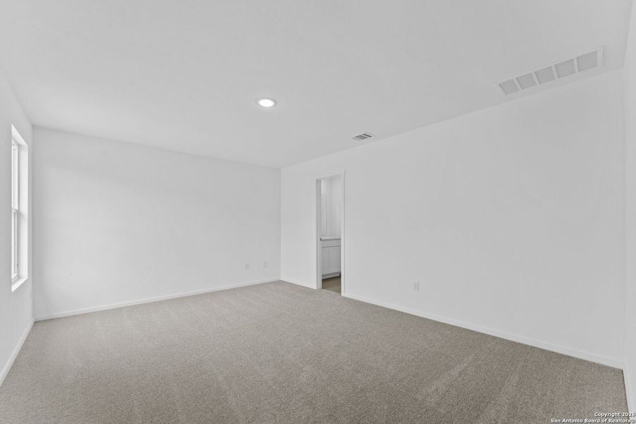 Spacious, unfurnished interior of a new home in Voss Farms: Watermill Collection, New Braunfels (Image 17).