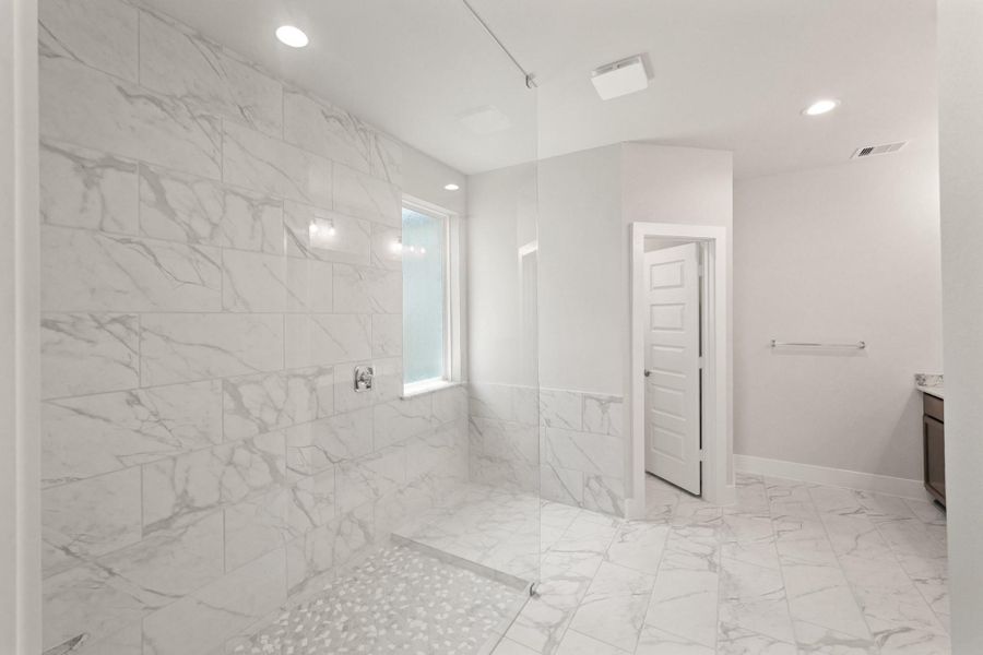 Spacious, unfurnished interior of a new home in Briarwood Crossing, Rosenberg (Image 30). Spacious, unfurnished interior of a new home in Briarwood Crossing, Rosenberg (Image 30).