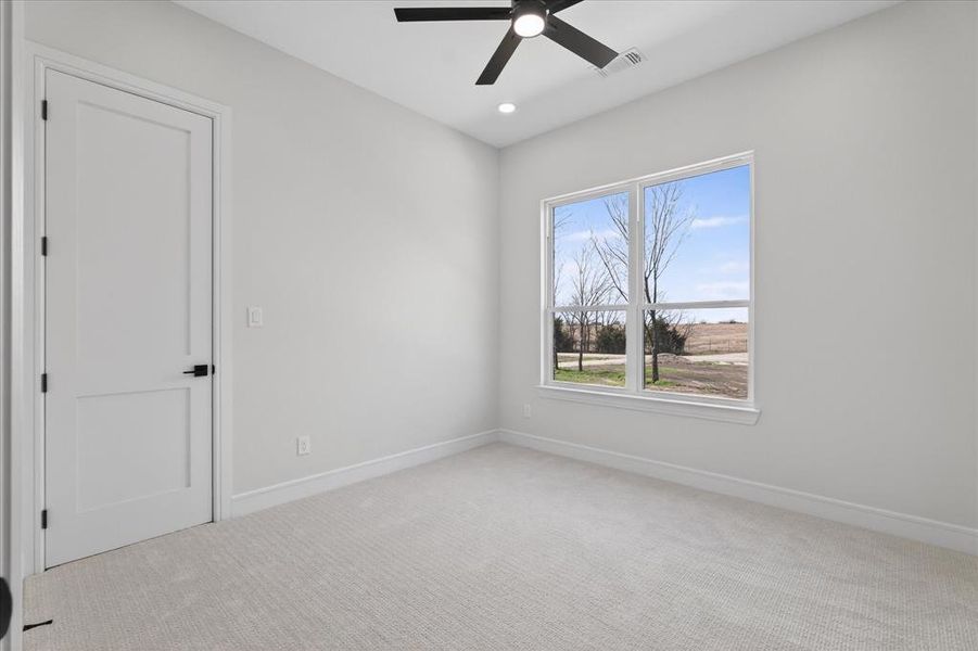 Spacious, unfurnished interior of a new home in , Celeste (Image 23).