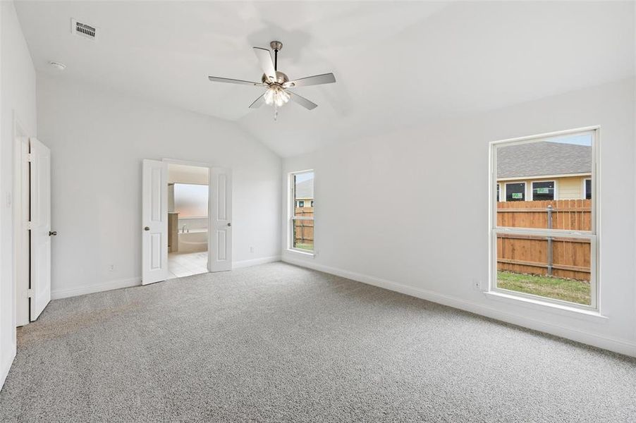 Primary Bedroom with Ensuite Bathroom Primary Bedroom with Ensuite Bathroom