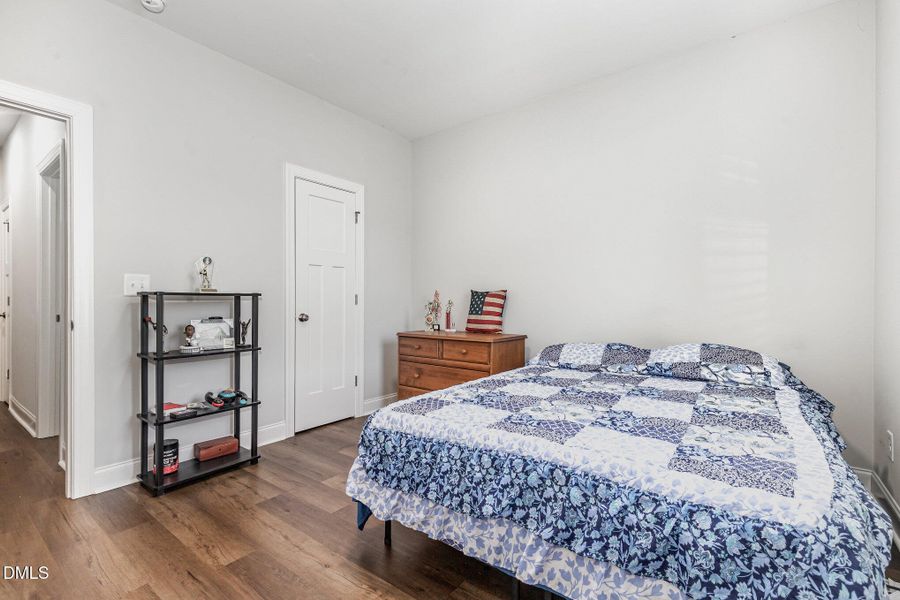 024_img_8927-edit_350