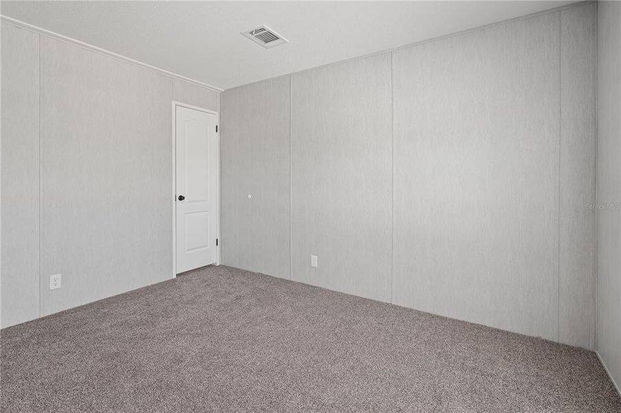 Spacious, unfurnished interior of a new home in , Bronson (Image 23).